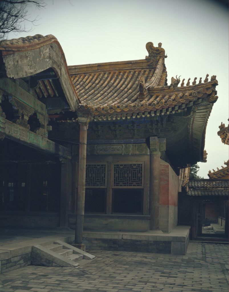 明永乐十八年(1420年)建成,初名永安宫,嘉靖十四年(1535年)更今名.